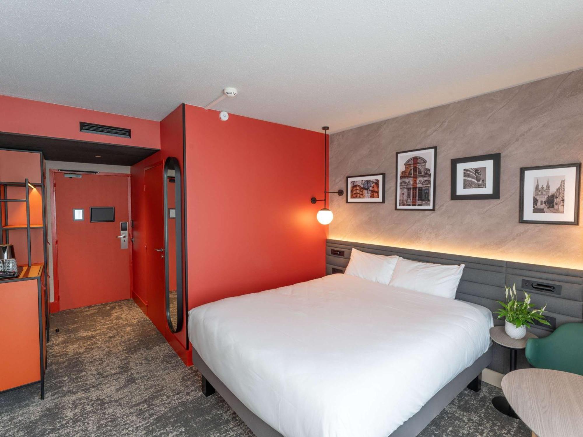 Novotel Angers Lac De Maine Экстерьер фото