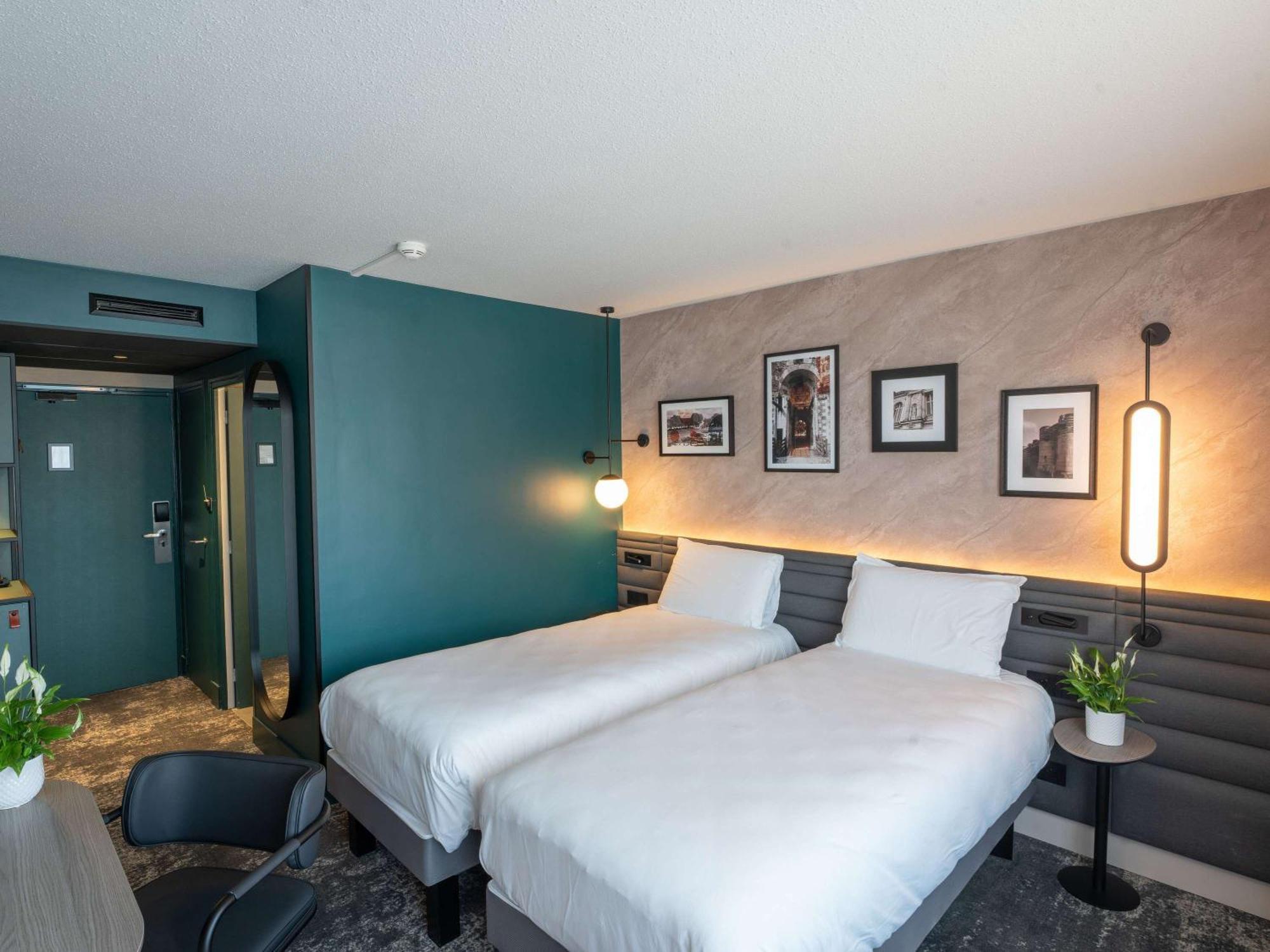 Novotel Angers Lac De Maine Экстерьер фото