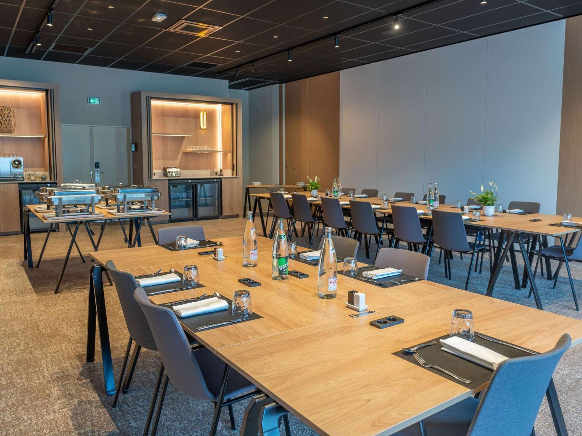 Novotel Angers Lac De Maine Экстерьер фото