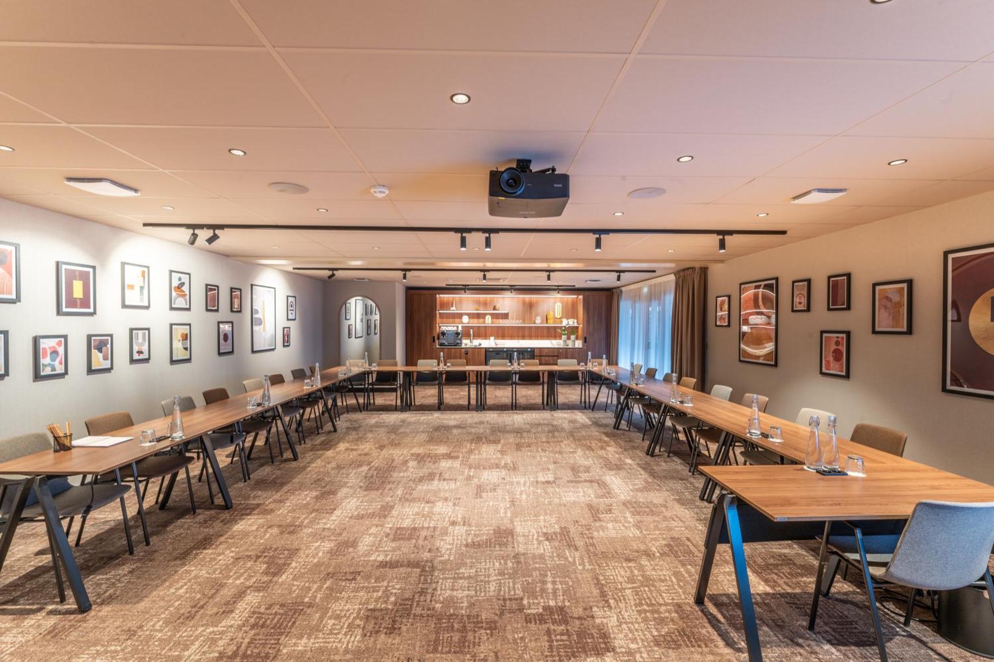 Novotel Angers Lac De Maine Экстерьер фото