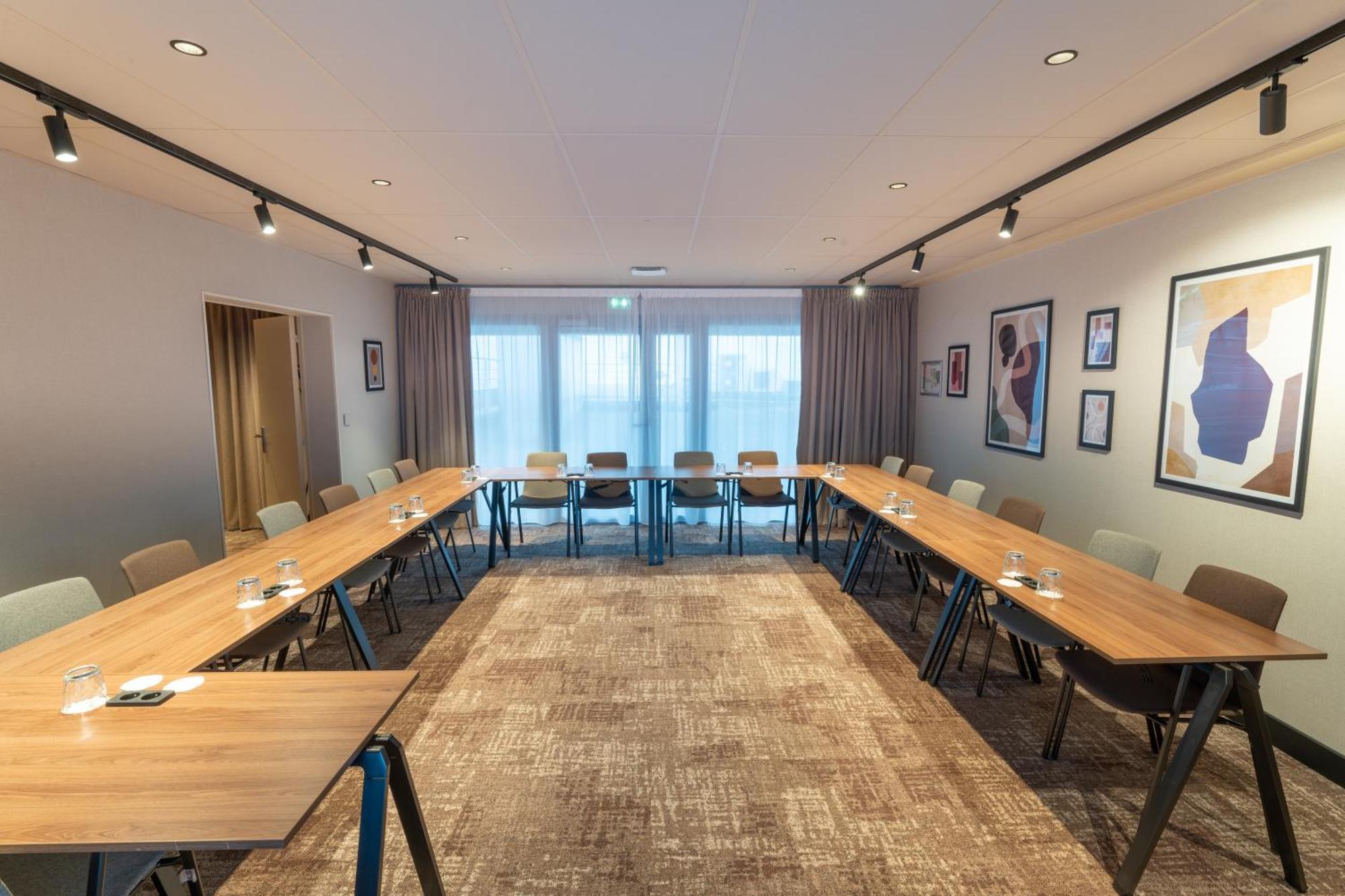 Novotel Angers Lac De Maine Экстерьер фото