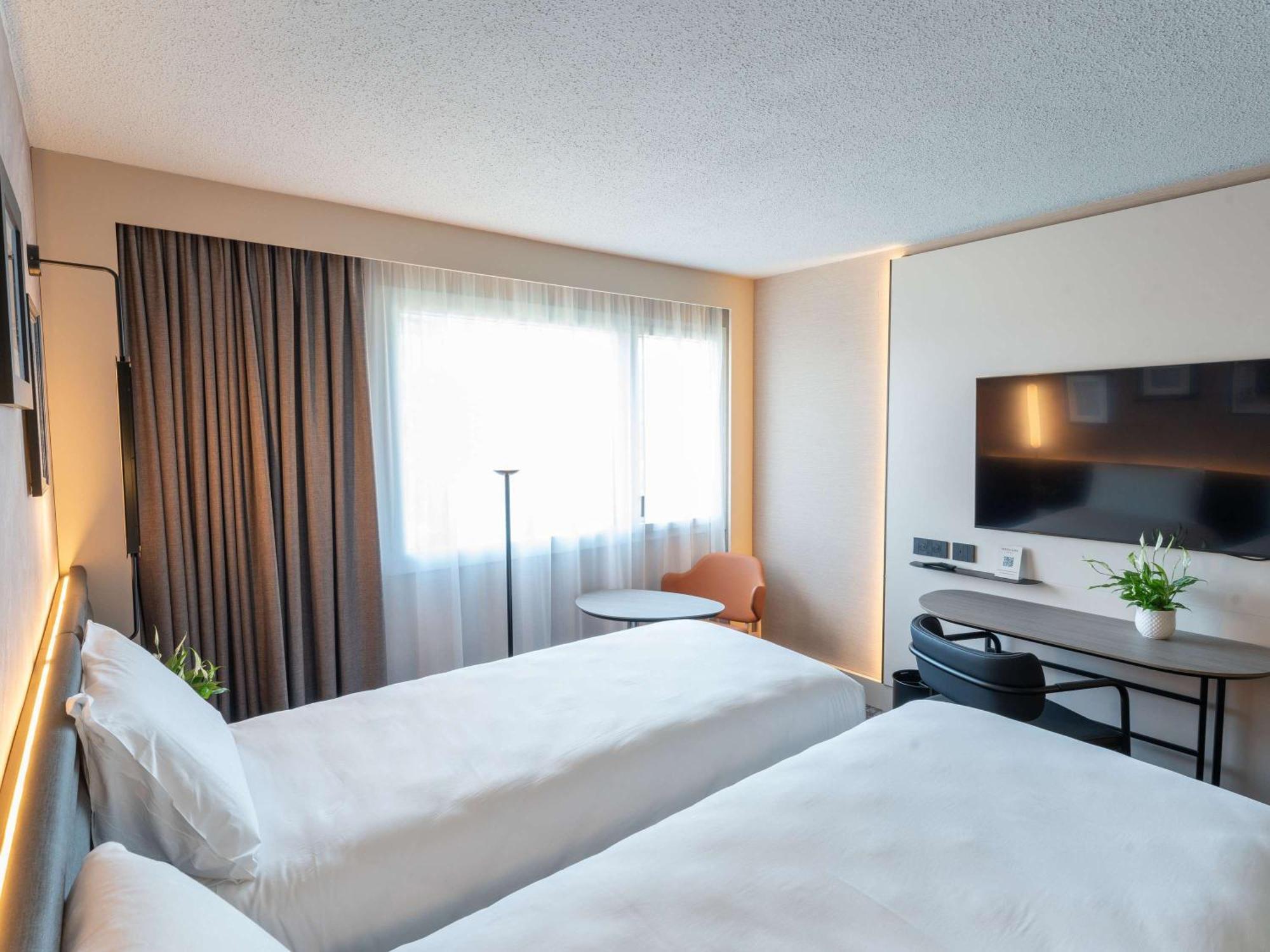 Novotel Angers Lac De Maine Экстерьер фото