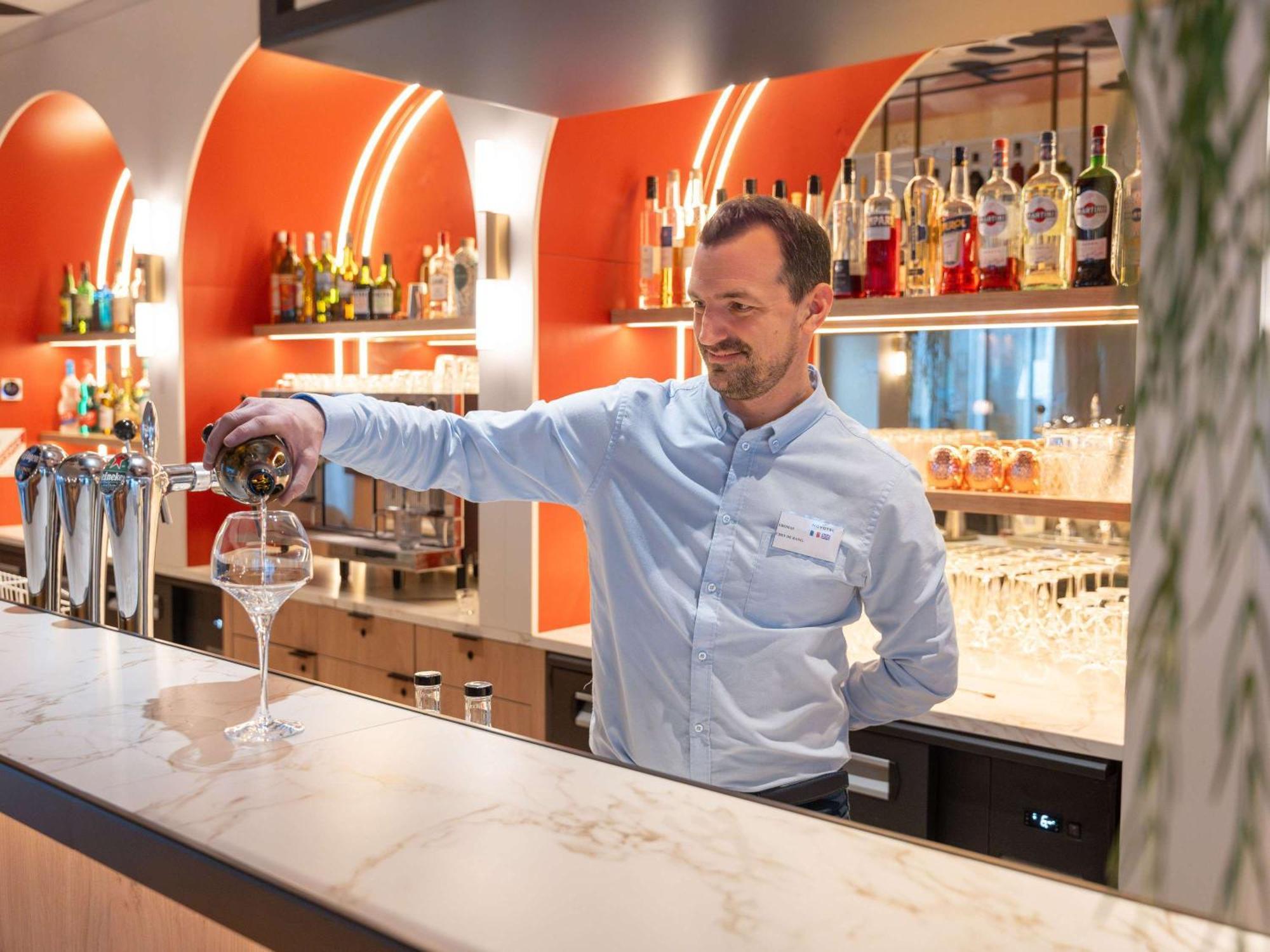 Novotel Angers Lac De Maine Экстерьер фото