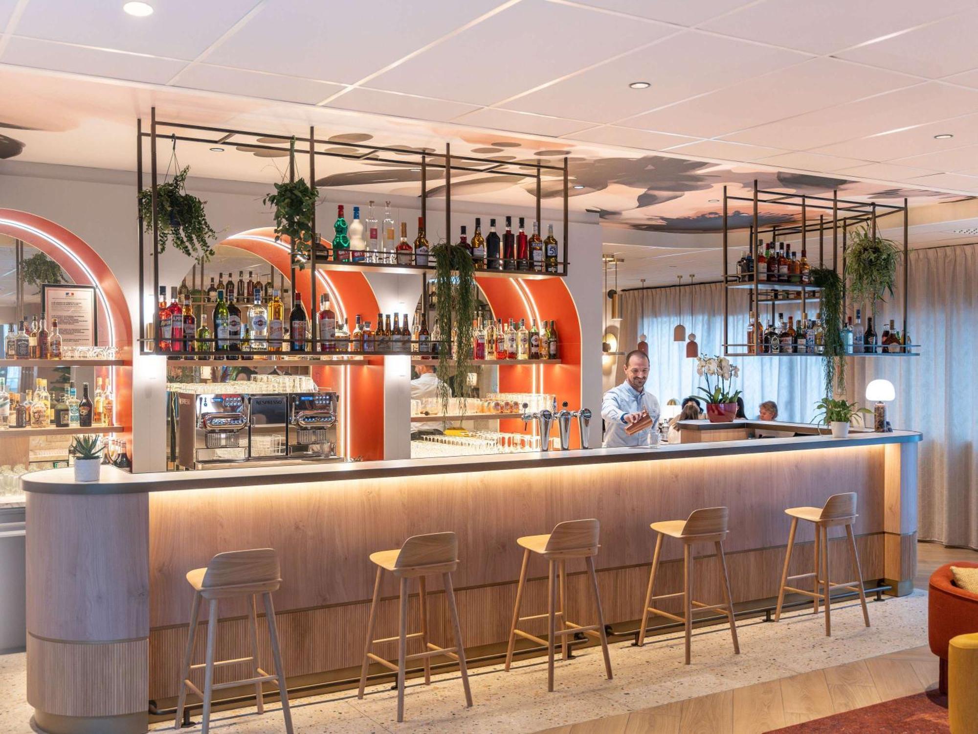 Novotel Angers Lac De Maine Экстерьер фото