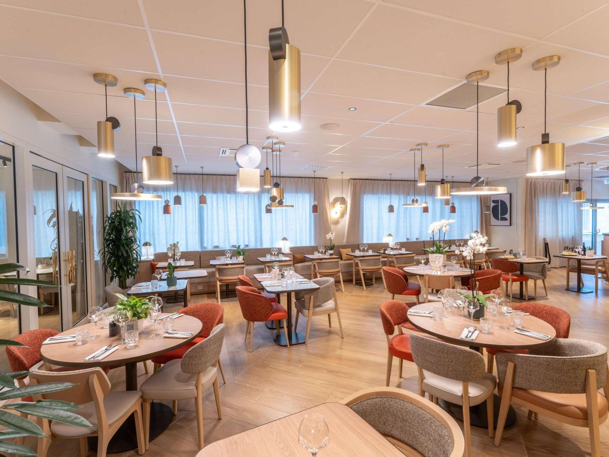 Novotel Angers Lac De Maine Экстерьер фото